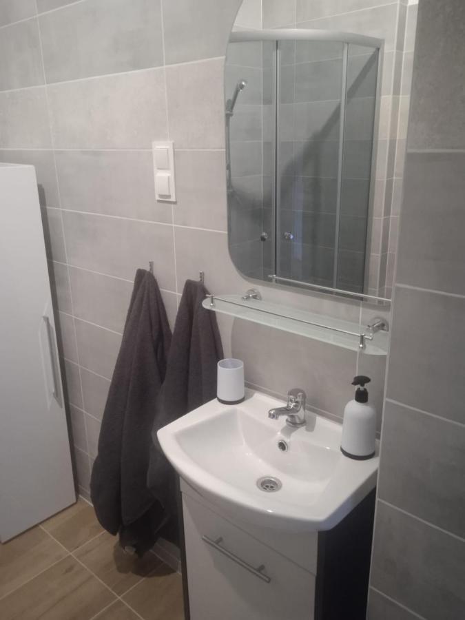 Przytulny Apartament W Sercu Karkonoszy เยเลเนียกูรา ภายนอก รูปภาพ